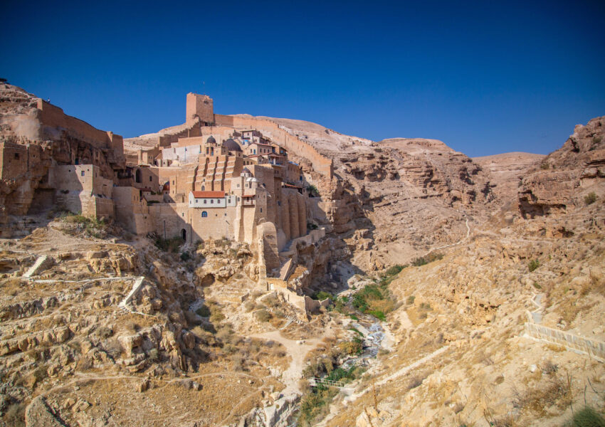 סנפלינג במנזר המרסבא טיול סנפלינג במדבר טיולי אתגר