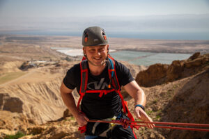 08.01.26 - סנפלינג בנחל קומראן – הרפתקה בין מצוקים ומגילות עתיקות