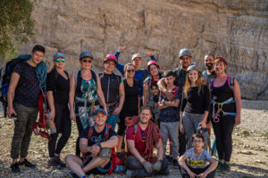 17.01.26 - סנפלינג בנחל קומראן – הרפתקה בין מצוקים ומגילות עתיקות