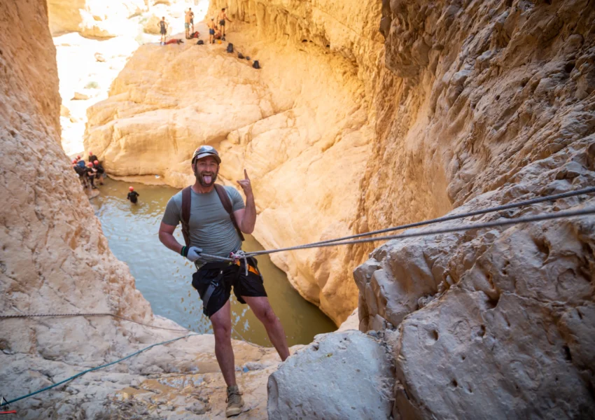 סנפלינג בנחל רחף סנפלינג מים במדבר טיול סנפלינג רטוב