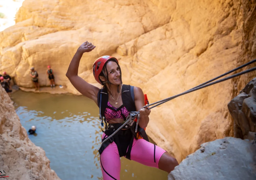 סנפלינג בנחל רחף סנפלינג מים במדבר טיול סנפלינג רטוב
