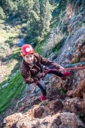 סנפלינג במרכז מצוק שילת עם טיולי אתגר