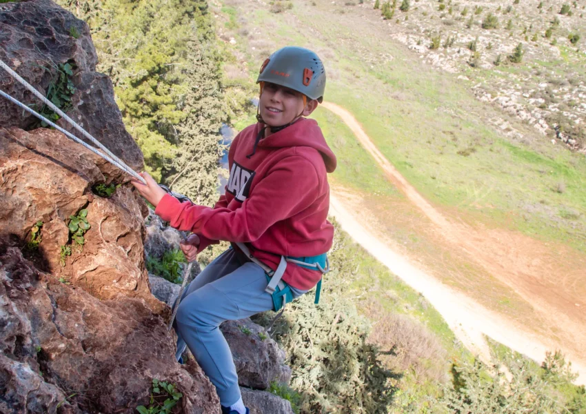 סנפלינג במרכז מצוק שילת עם טיולי אתגר