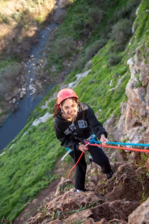 סנפלינג במרכז מצוק שילת עם טיולי אתגר