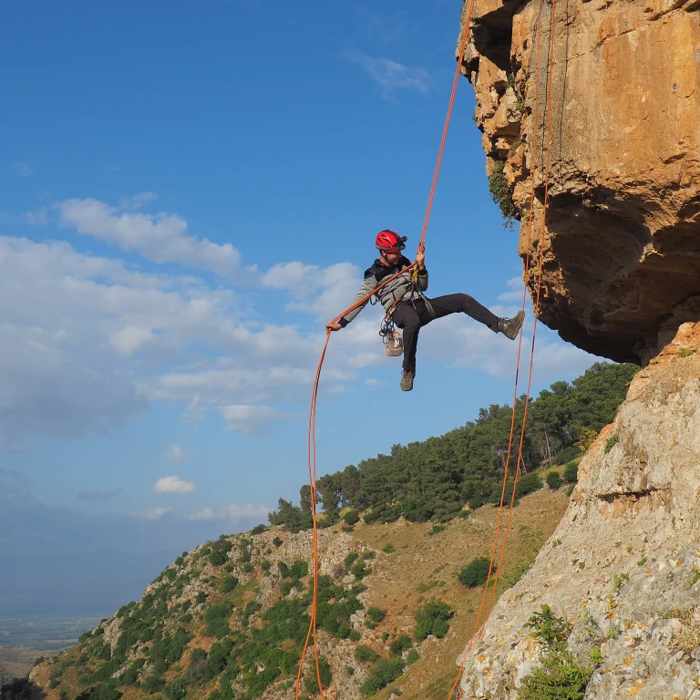 קורס סנפלינג בסיסי קורס סנפלינג עצמאי קורס סנפלינג טיולי סנפלינג